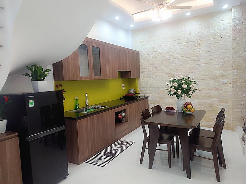 Chủ nhà chuyển công tác cần bán căn nhà riêng phố Tô Vĩnh Diện Nằm trong khu vực nhiều khu phân lô