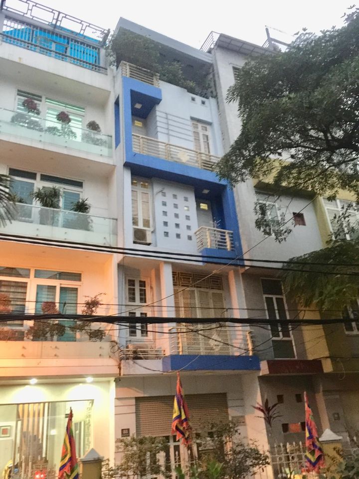 Rinh nhà mặt phố giá covid kinh doanh mọi sản phẩm, dịch vụ đối diện chug cư quận hai bà trưng.