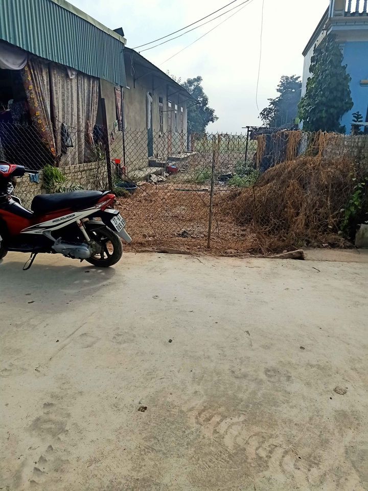 lô đất cần bán rộng 5m dài 44m sổ đỏ chính chủ ngã tư c4 đi vào 2km.thuộc xã thanh Hưng Điện Biên