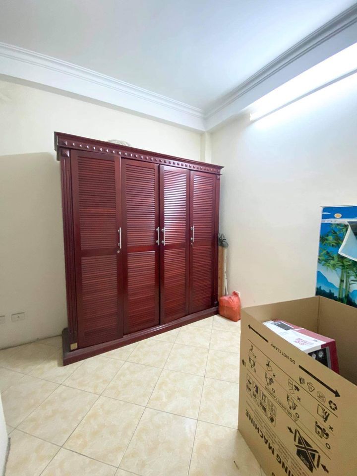 Cho thuê nhà ngõ 55 Thịnh Liệt, Hoàng Mai DT40m2, 4 tầng, 5 phòng ngủ Nhà rộng, ngõ rộng