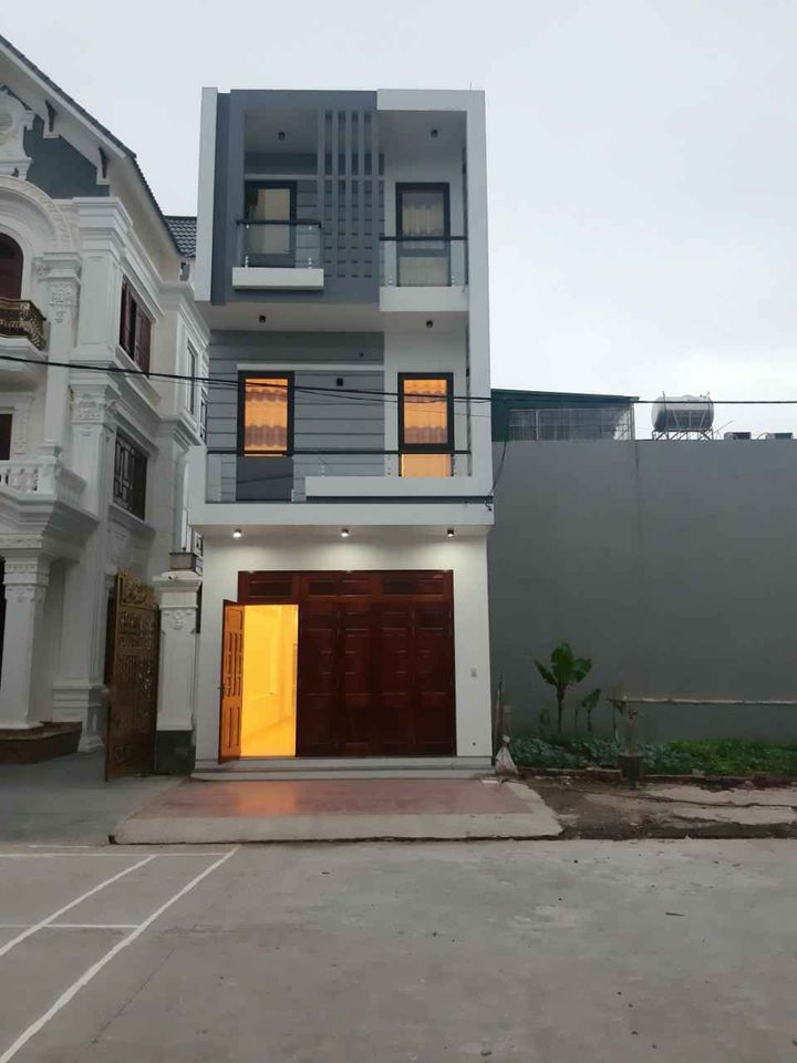 bán nhà 3 tầng phố chu văn an gần ủy ban nam bình Ninh Bình. Gần trạm y tế . Khu dân trí cao .