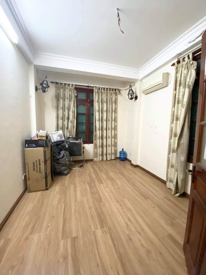 Cho thuê nhà ngõ 55 Thịnh Liệt, Hoàng Mai DT40m2, 4 tầng, 5 phòng ngủ Nhà rộng, ngõ rộng