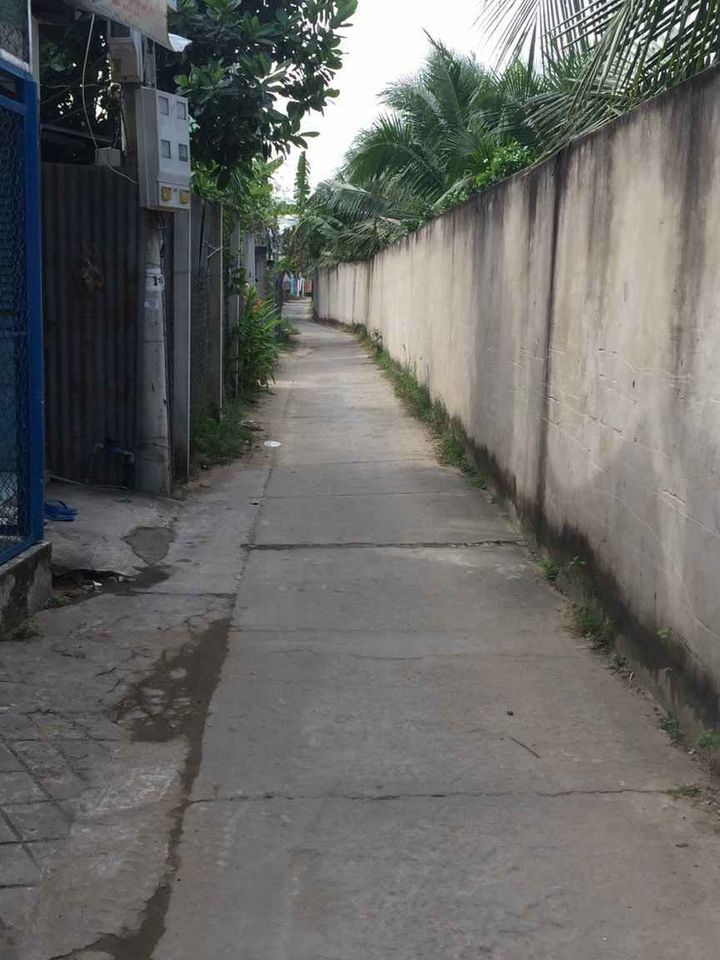 Bán nhà TPBTre p8 ngang 4m dài 13m tdt 50.7m giá 550 triệu xem nhà Alo 0939 661 779