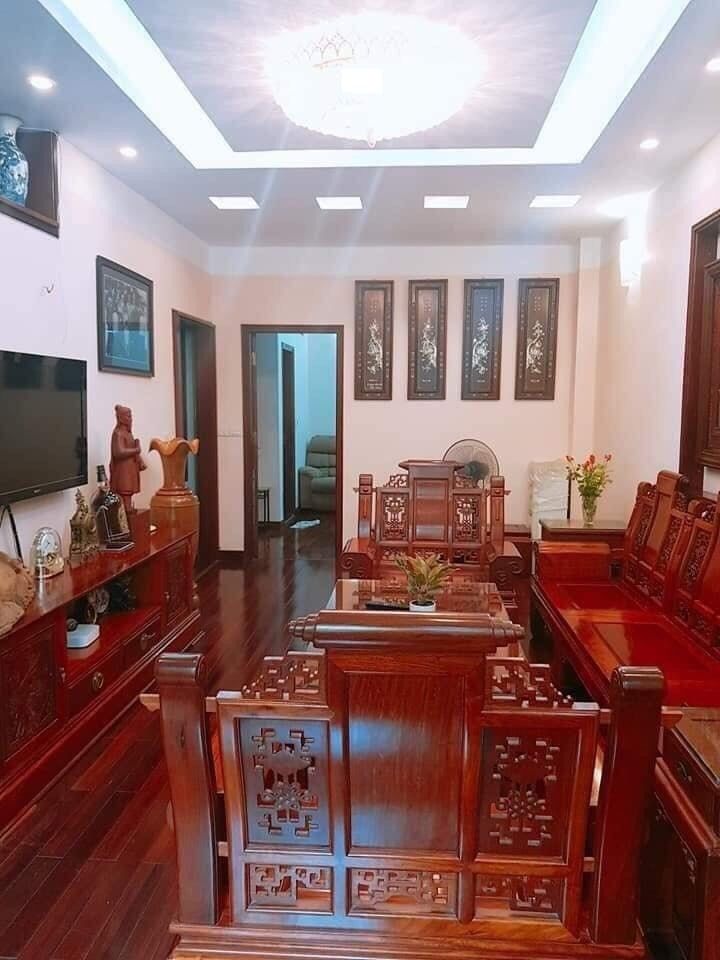 Bán nhà tự xây phố Bồ Đề, Long Biên, 50m2, 4 tầng, ô tô vào nhà, 10m ra phố