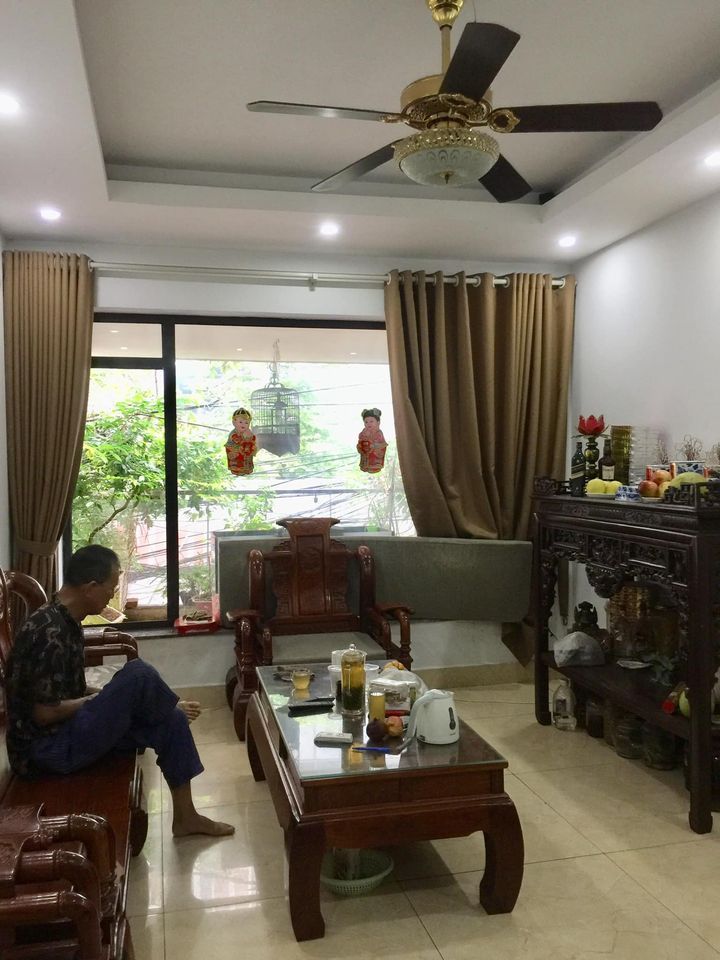 Rinh nhà mặt phố giá covid kinh doanh mọi sản phẩm, dịch vụ đối diện chug cư quận hai bà trưng.