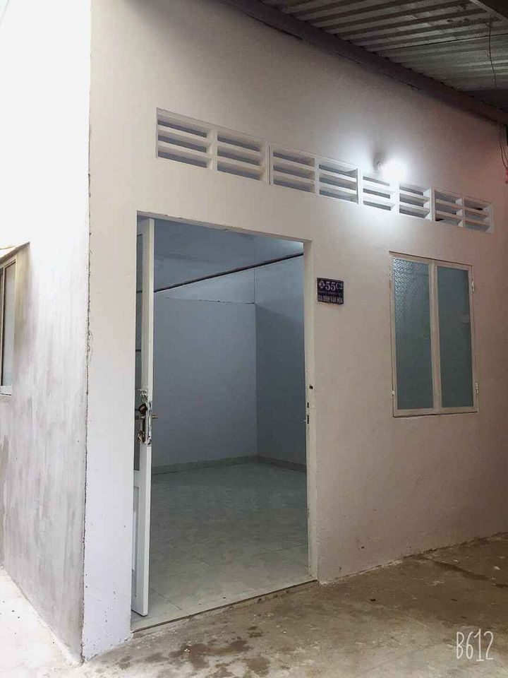 Bán nhà TPBTre p8 ngang 4m dài 13m tdt 50.7m giá 550 triệu xem nhà Alo 0939 661 779