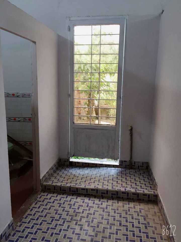 Bán nhà TPBTre p8 ngang 4m dài 13m tdt 50.7m giá 550 triệu xem nhà Alo 0939 661 779