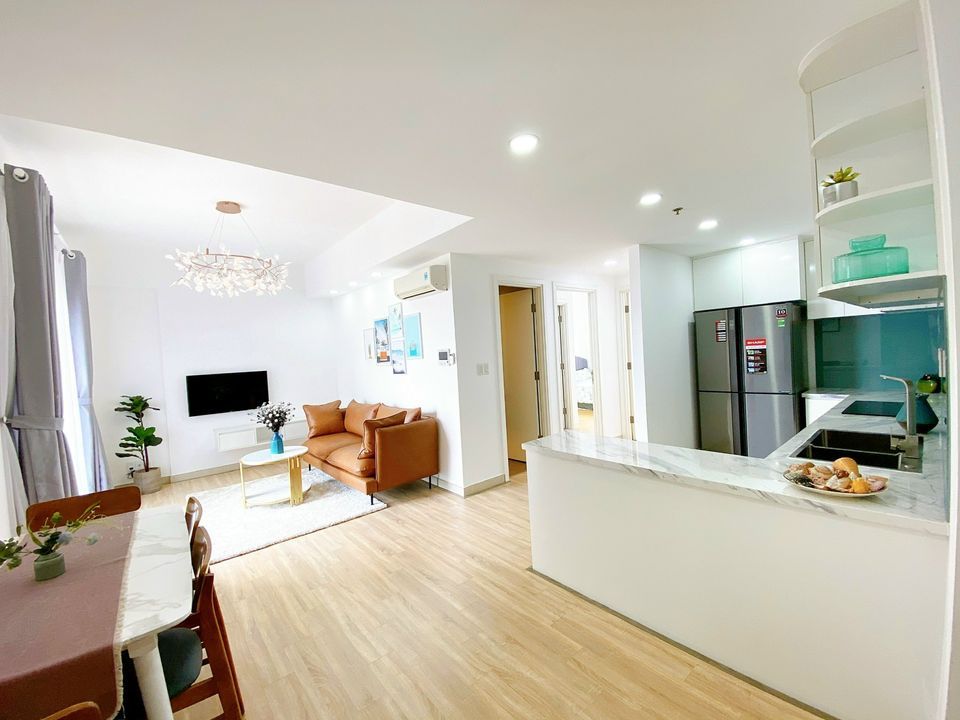 Cho Thuê CC 24 Quận Masteri Thảo Điền Q2 2pn 2wc có ban công 71m2 tầng siêu cao không bị nắng