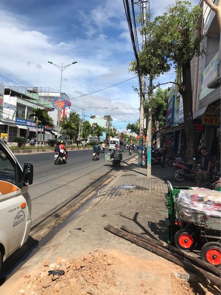 Bán Đất mặt tiền tỉnh Lộ 671 gần ubnd xã chư hreng: 20m*49m gần UBND xã Chư Hreng