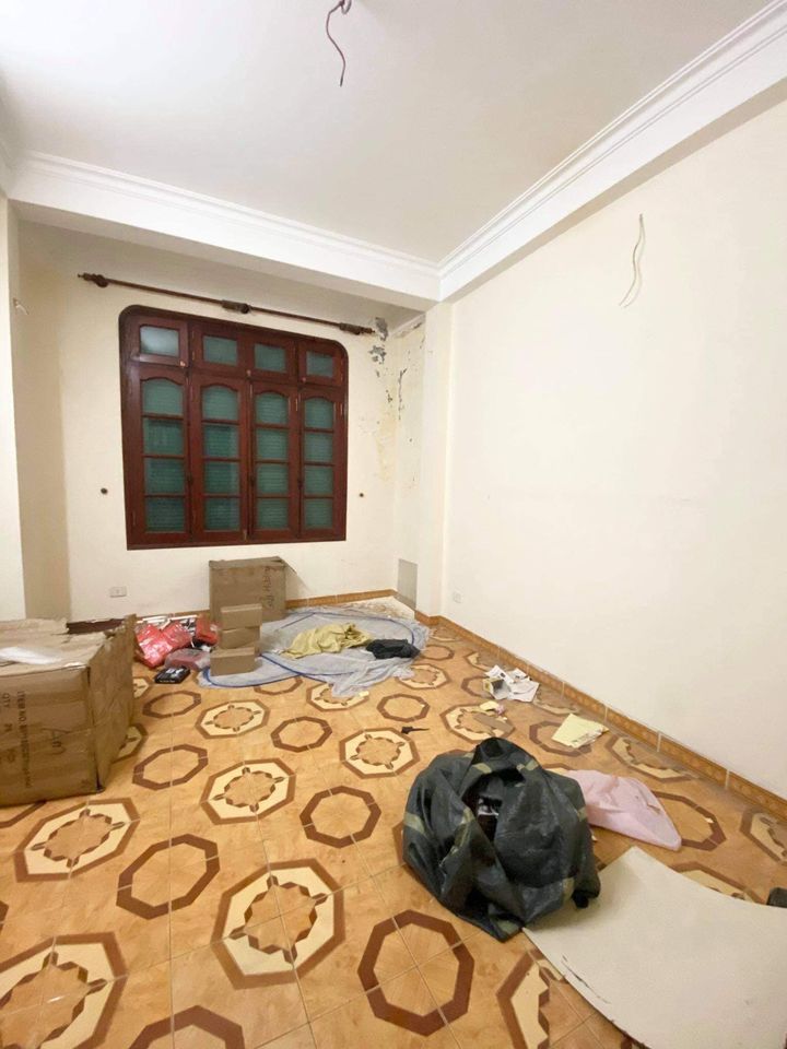 Cho thuê nhà ngõ 55 Thịnh Liệt, Hoàng Mai DT40m2, 4 tầng, 5 phòng ngủ Nhà rộng, ngõ rộng