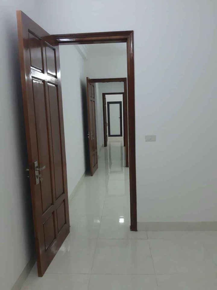 bán nhà 3 tầng phố chu văn an gần ủy ban nam bình Ninh Bình. Gần trạm y tế . Khu dân trí cao .