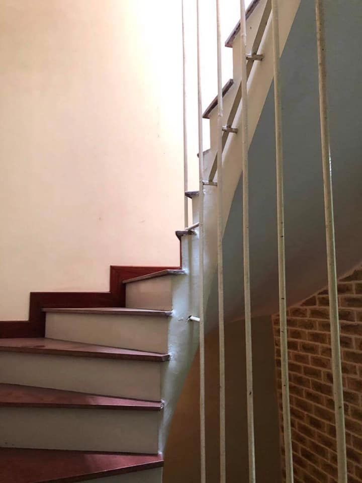 Cho thuê nhà ngõ 14 Vạn Kiếp- Hoàn Kiếm 4 tầng 2 ngủ giá 6tr