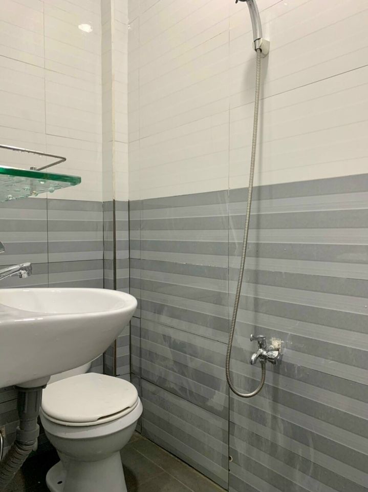 Cho thuê nhà đường số 3 Linh Xuân Thủ đức cách mặt tiền 3 bước chân. Diện tích 80m2