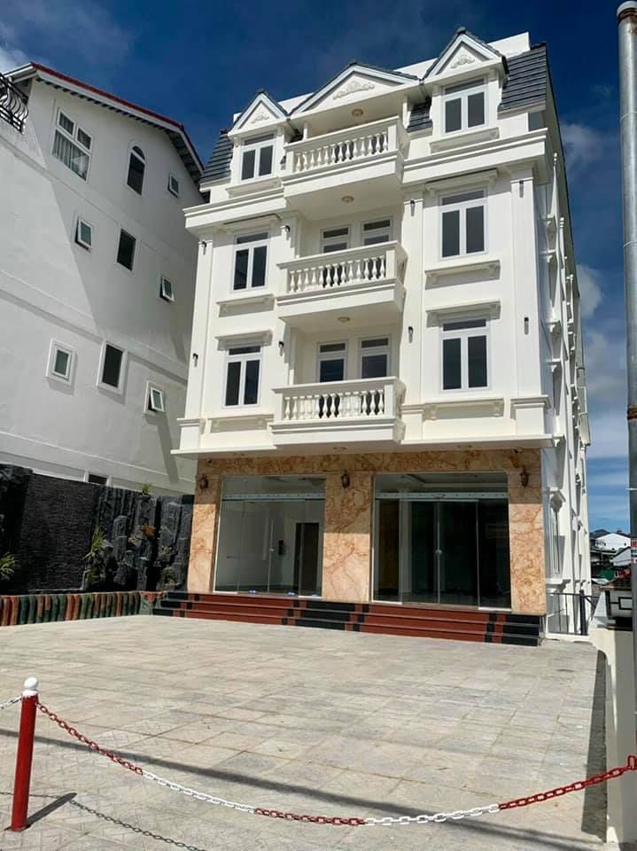 Chuyển đổi kinh doanh bán gấp khách sạn (32 phòng) tại đường Xô Viết Nghệ Tĩnh thành phố Đà Lạt.