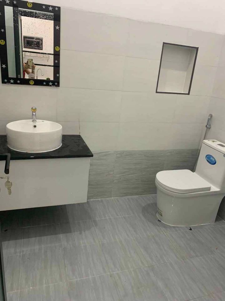 Căn nhà người quen cần bán gấp cho kịp xoay xở công việc 108m2 8x13 vuông vức Đất Đỏ