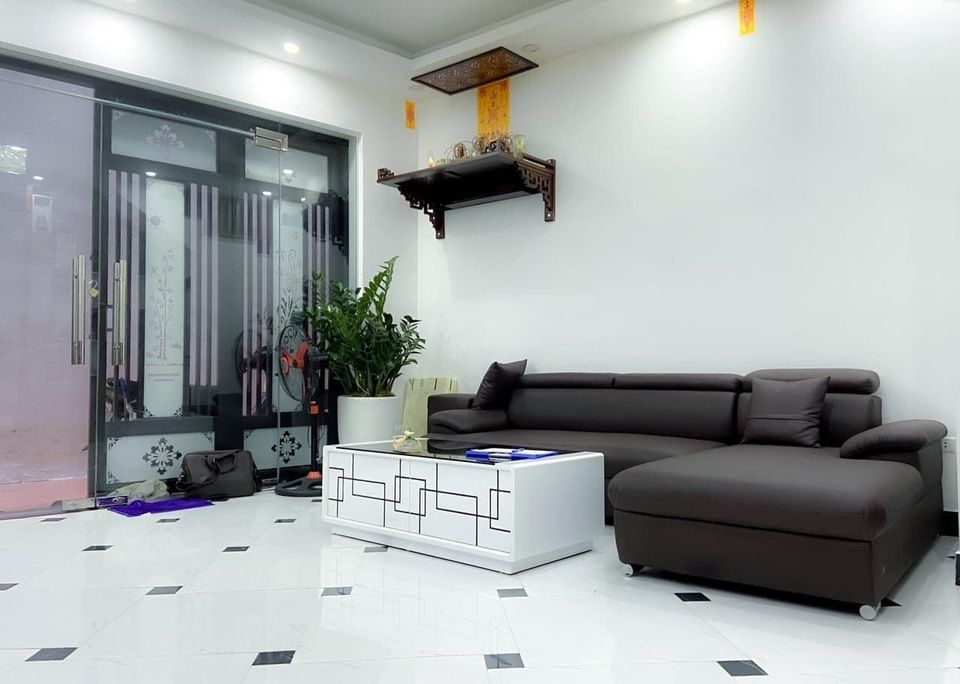 Bán nhà Nguyễn Trãi Thanh Xuân. Diện tích 40m nhà xây 5 tầng. Mặt tiền 4,5m.
