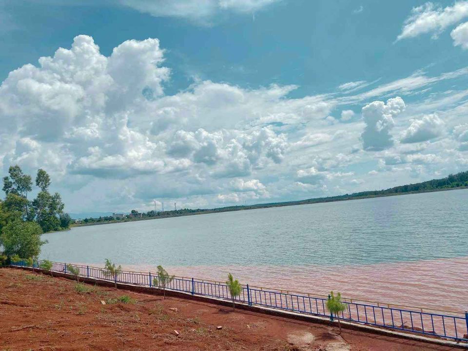BÁN LÔ ĐẤT BIỆT THỰ VIEW HỒ TRUNG TÂM TP GIA NGHĨA - DAK NÔNG Giá chỉ 1,8 triệu đồng/m2