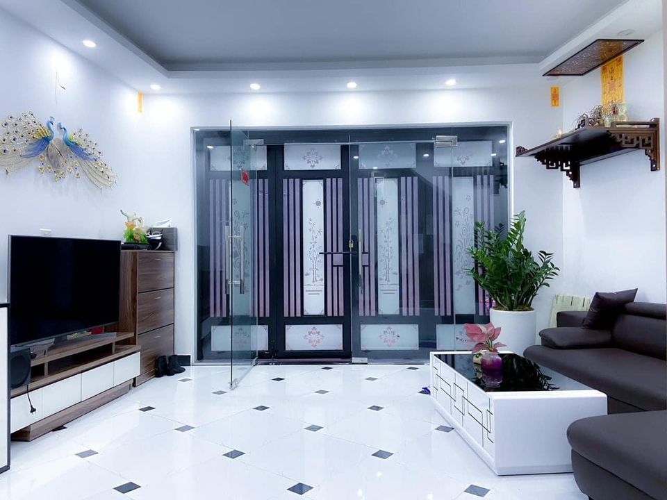 Bán nhà Nguyễn Trãi Thanh Xuân. Diện tích 40m nhà xây 5 tầng. Mặt tiền 4,5m.