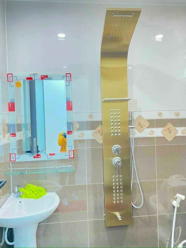 Cần bán gấp nhà 1 lầu 1 trệt gần chợ phú thọ kp5 trảng dài Nhà gì đẹp thế Gồm 3 p ngủ .2 tolet