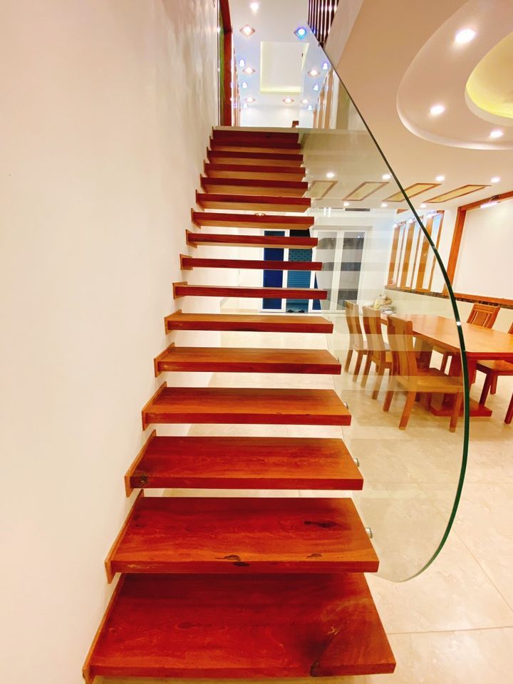 CẦN BÁN NHÀ Vũng Tàu Thiết kế hiện đại, DT sử dụng 220m2 giồm 1 trệt 2 lầu 1 lửng, sân thượng