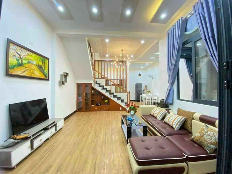 Cần bán gấp nhà 1 lầu 1 trệt gần chợ phú thọ kp5 trảng dài Nhà gì đẹp thế Gồm 3 p ngủ .2 tolet