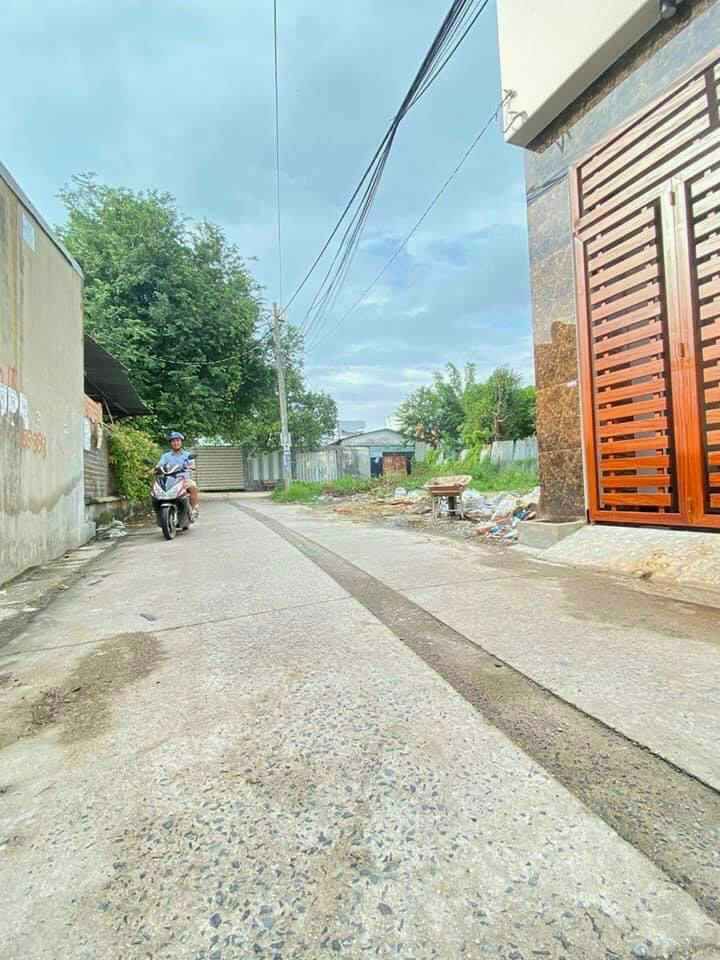 Cần bán gấp nhà 1 lầu 1 trệt gần chợ phú thọ kp5 trảng dài Nhà gì đẹp thế Gồm 3 p ngủ .2 tolet