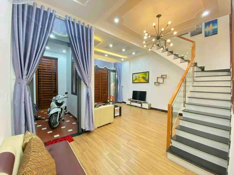 Cần bán gấp nhà 1 lầu 1 trệt gần chợ phú thọ kp5 trảng dài Nhà gì đẹp thế Gồm 3 p ngủ .2 tolet