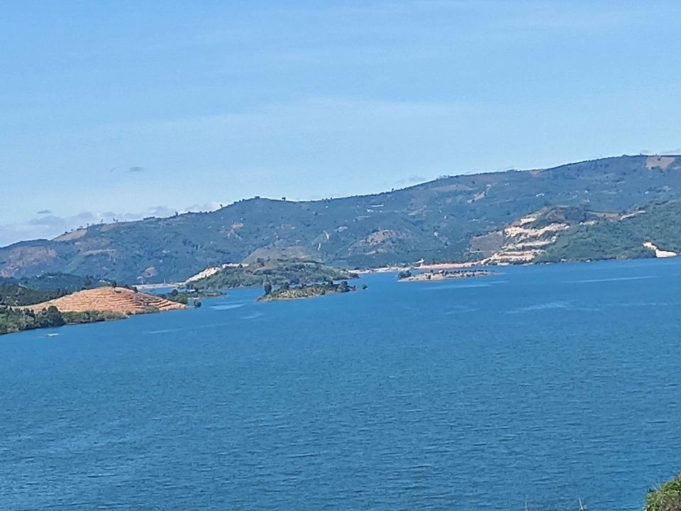 Bán đất View sông phong thủy cực đẹp tựa sơn hướng thủy. Diện tích 8600m² có hơn 100met mặt hồ