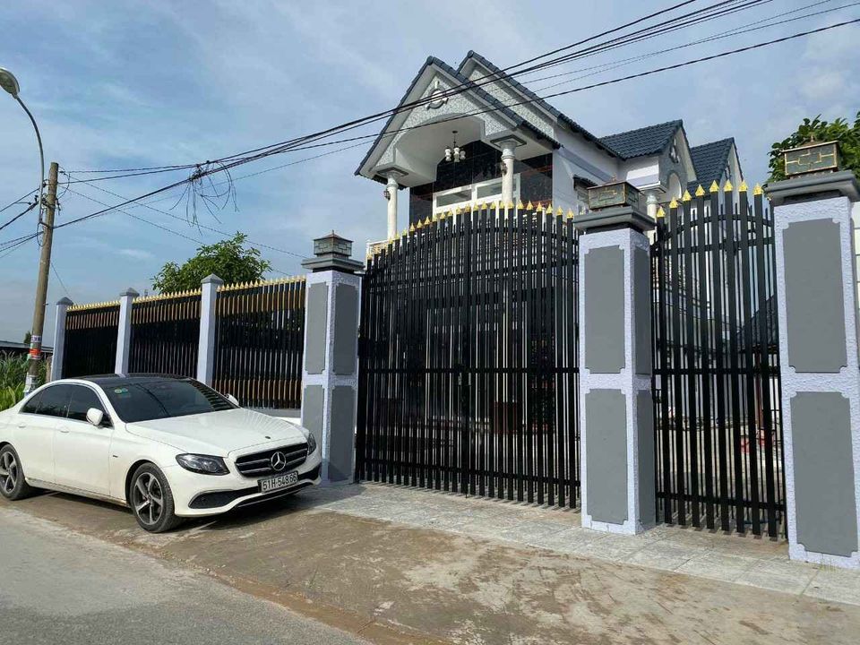 Bán nhà ấp 5 xã Tân thạnh đông củ chi giá đầu tư 5 tỷ 300 triệu Lh 0397993569 gặp tuấn
