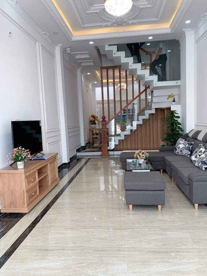 NHÀ MẶT TIỀN NGÃ 4 MIẾU ÔNG CÙ SHR 64M2 800TR