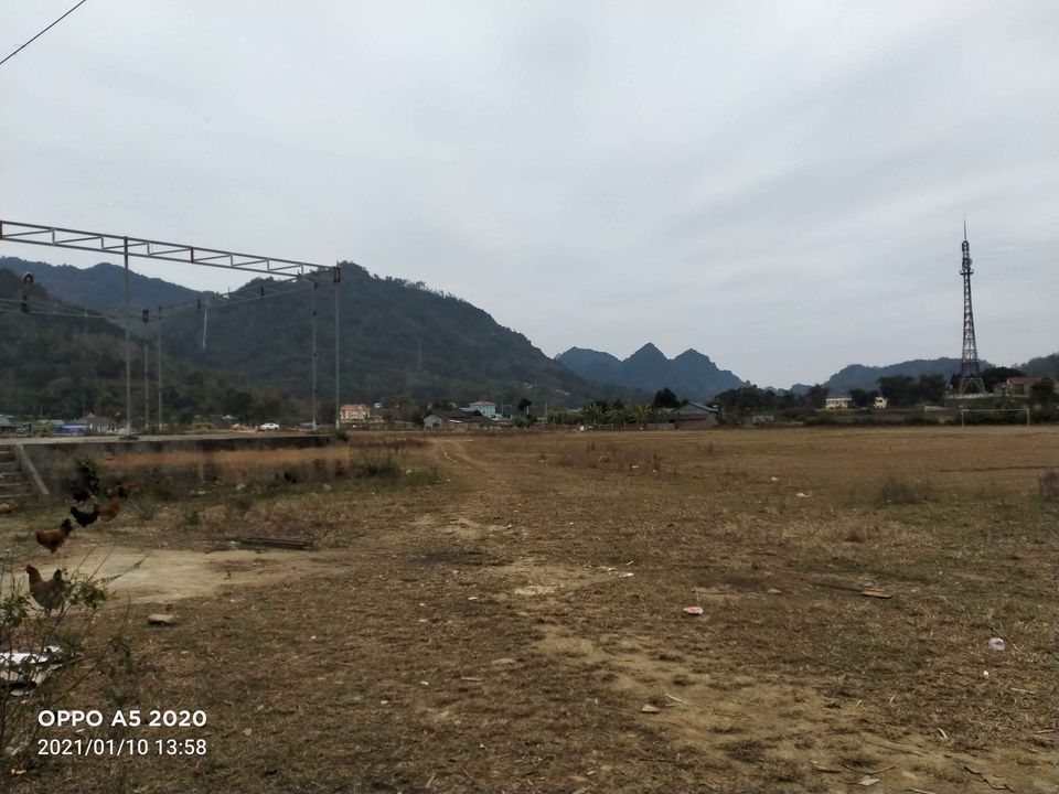 Gia đình cần bán nhanh lô đất nền tặng kèm nhà cấp 4 ngay sát sân vận động thị trấn Nguyên Bình