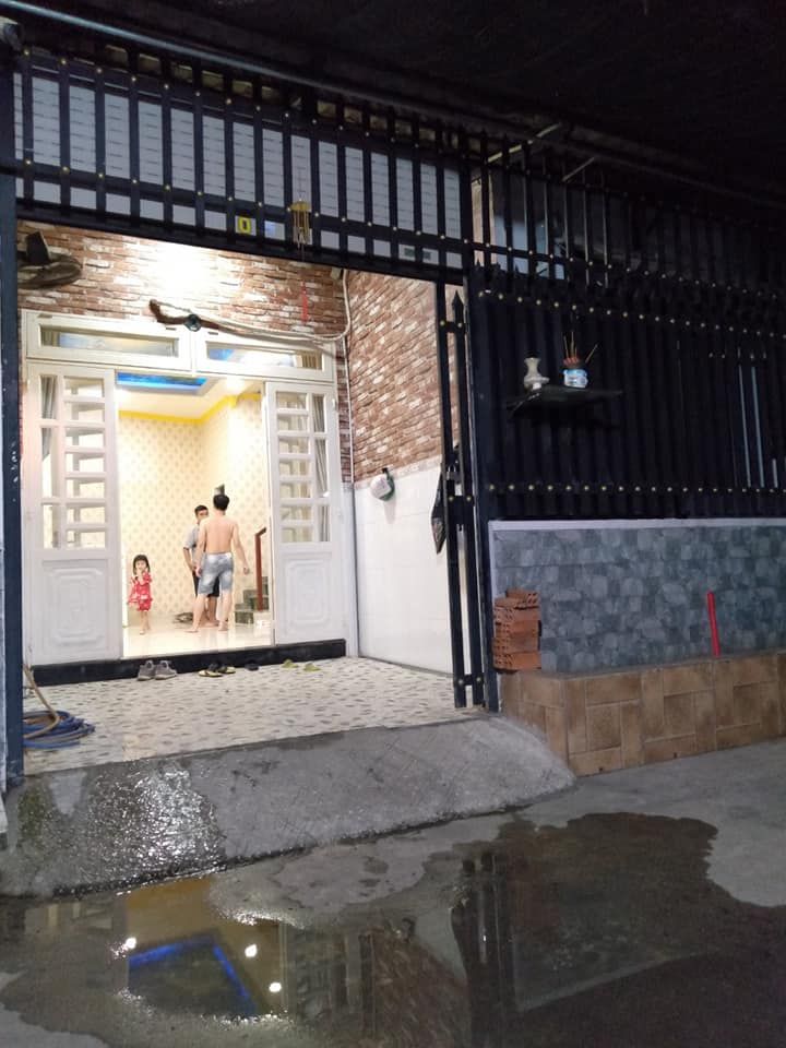 Bán nhà một trệt một lầu Nhà mới hoàn đã hoàn công,chỉ sách vali vào ở ngay nhà hẻm 4m Linh Trung