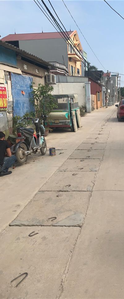 Bán lô ngay trục chính của làng. Đường rộng 8m. Diện tích 64m2 tổ 10 Ấp Tre, tt Quang Minh, Mê Linh
