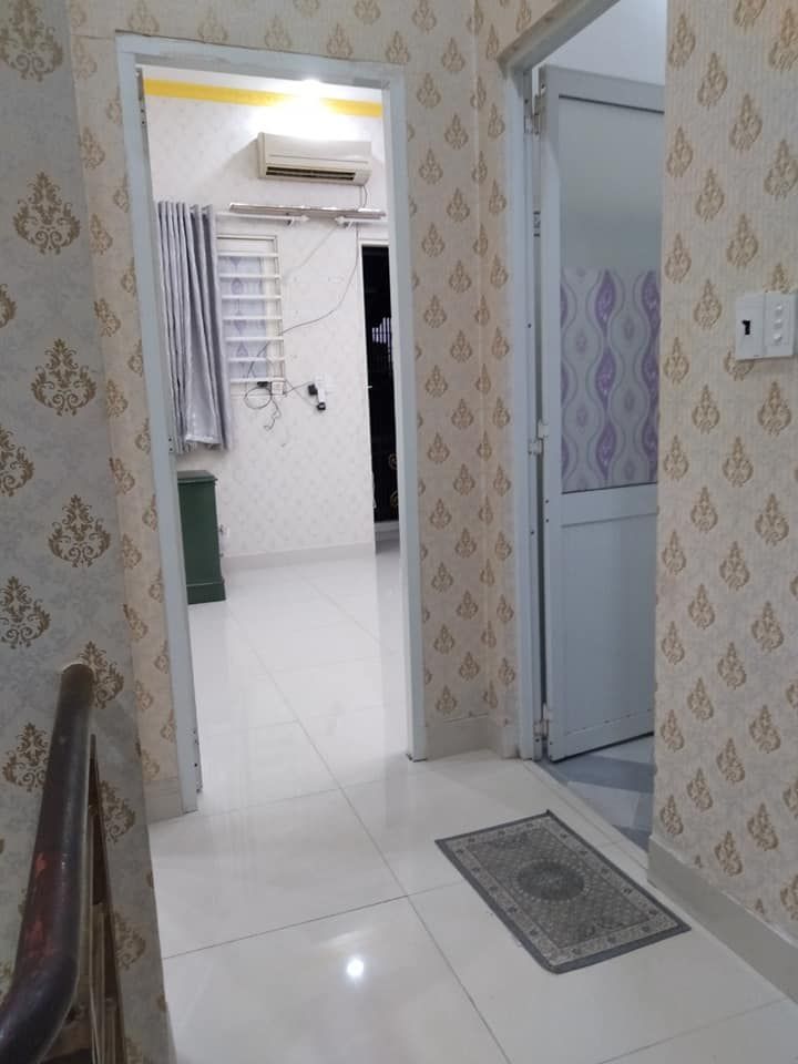 Bán nhà một trệt một lầu Nhà mới hoàn đã hoàn công,chỉ sách vali vào ở ngay nhà hẻm 4m Linh Trung