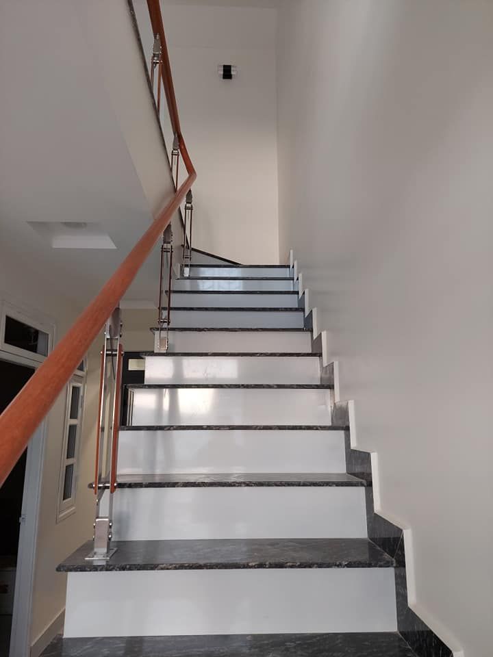 Cần bán căn nhà mới xây 1 trệt, 2 lầu, DTSD 152 m² xây trên diện tích đất 70 m² tại Đà Lạt