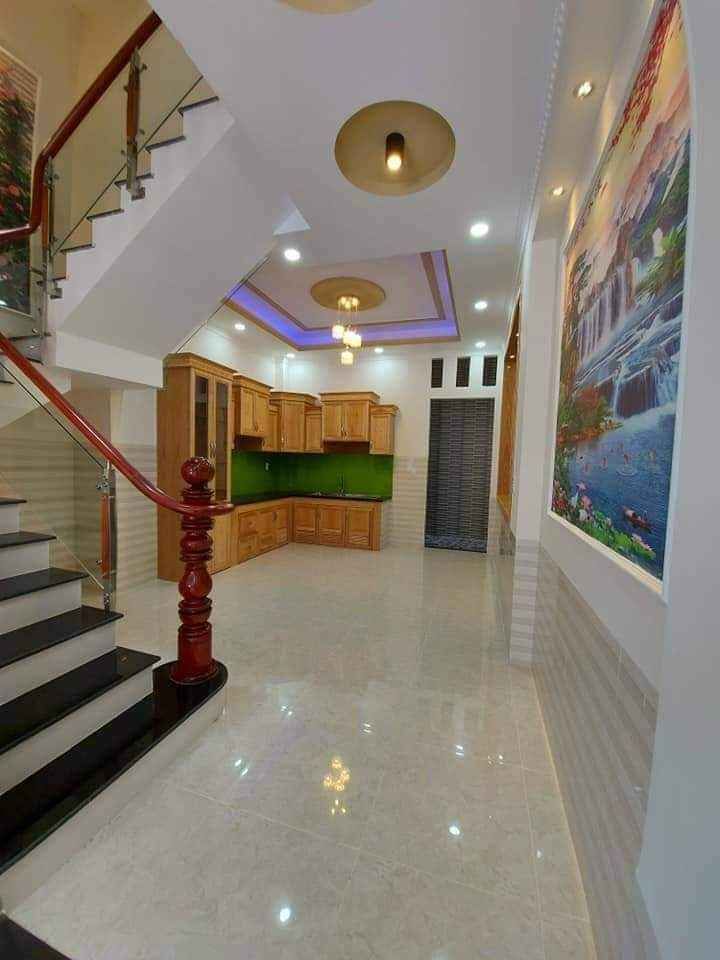 NHÀ MẶT TIỀN NGÃ 4 MIẾU ÔNG CÙ SHR 64M2 800TR