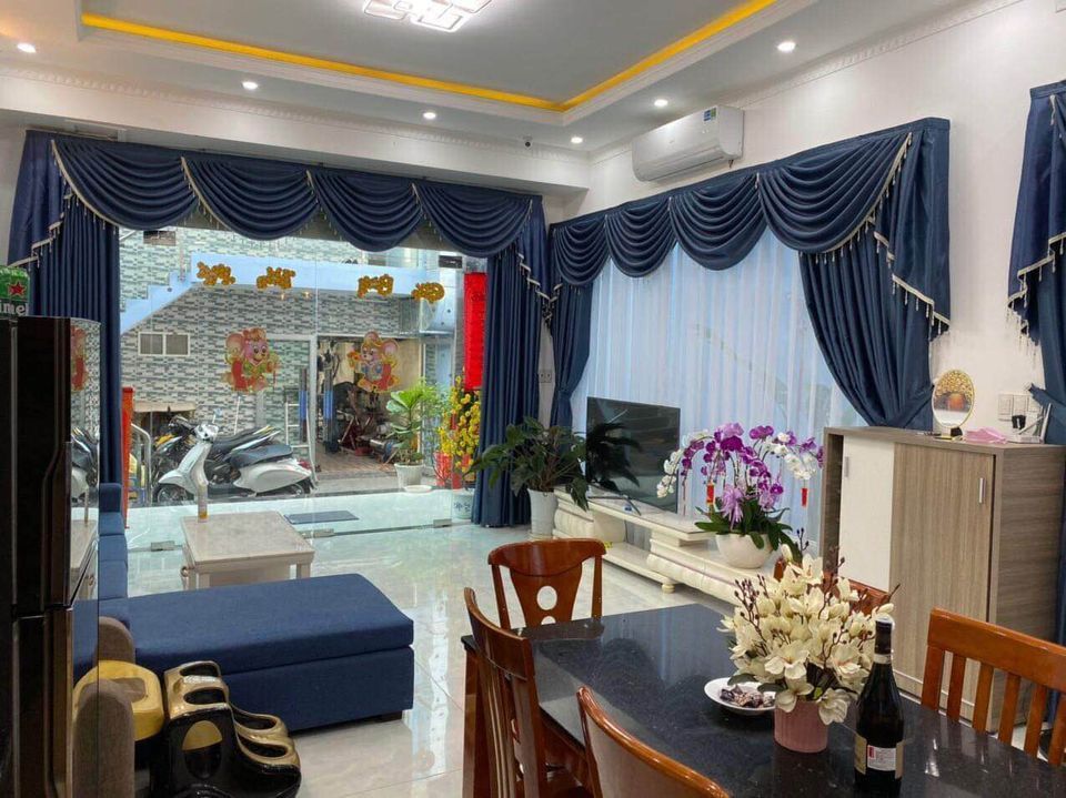 Bán nhà mặt tiền kinh doanh. spa .tiệm cầm đồ...trảng dài.5x37m nở hậu 6 P ngủ và 2 P khách