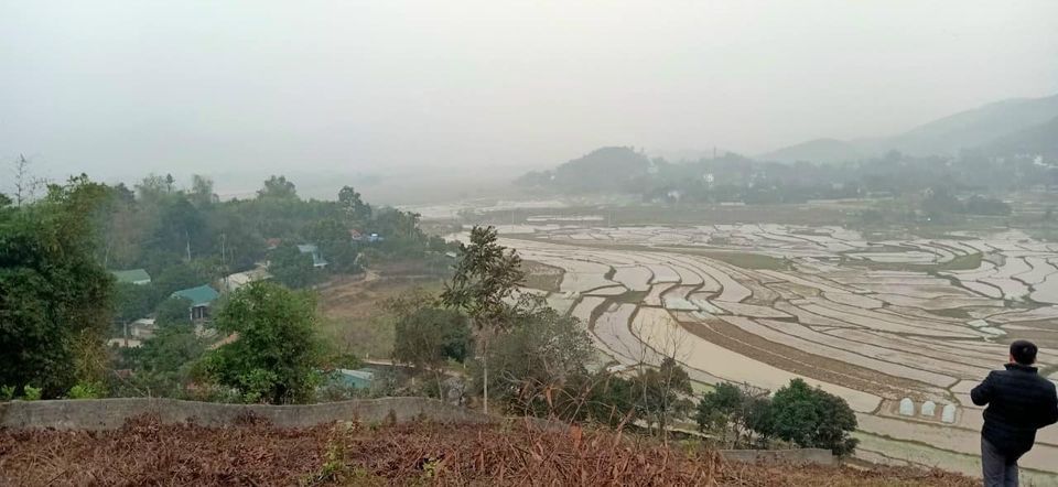 Bán đất yên Quang Tổng dt 1742m có 100m đẹp ko tì vết view cánh đồng cao thoáng mặt tiền 26m