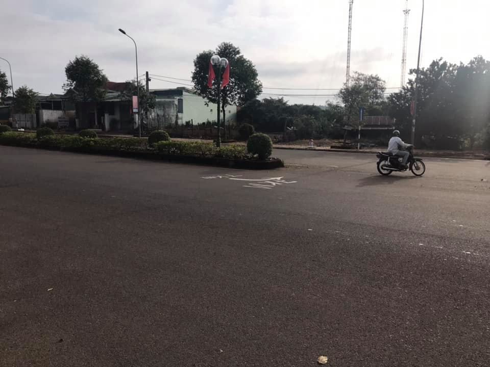 Cần bán lô đất đường Hùng Vương, tổ 5 ph Nghĩa Trung, tp Gia Nghĩa Diện tích 10* 50m Thổ cư 100m2