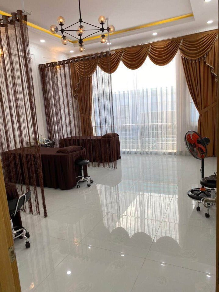 Bán nhà mặt tiền kinh doanh. spa .tiệm cầm đồ...trảng dài.5x37m nở hậu 6 P ngủ và 2 P khách