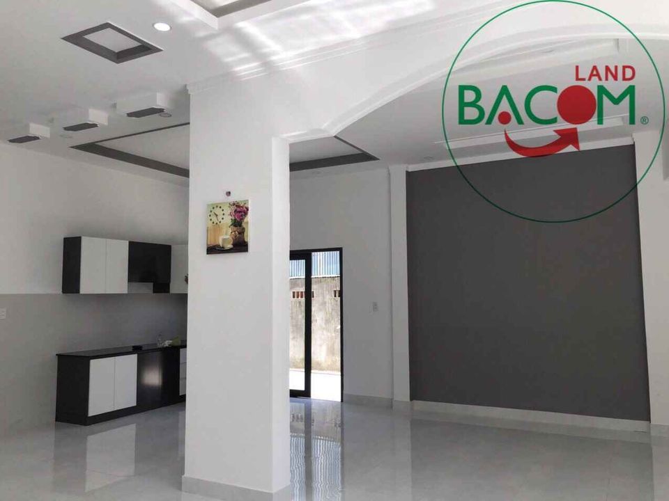 BÁN NHÀ 1 TRỆT 1 LẦU ĐÚC GÓC 2 MẶT TIỀN Trung Tâm Thành Phố Biên Hoà, KP1, gần UBND Tân Phong