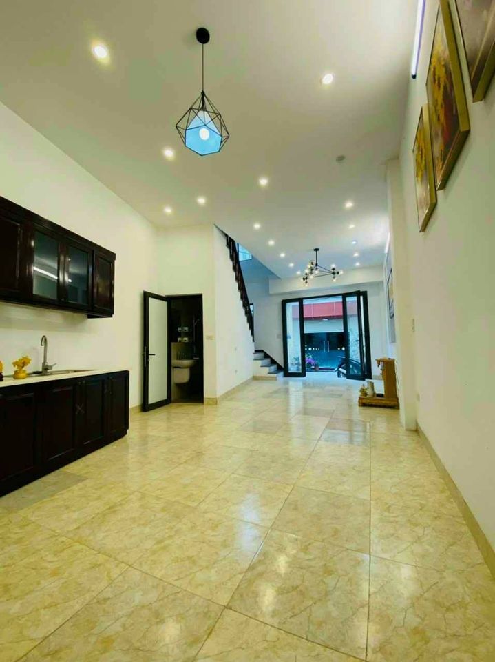 Nhà 2 tầng 60m2, 3 phòng ngủ, xe ô tô ra vào nhà. 1.2x tỷ. cách mặt phố Lê Viết Quang khoảng 30m