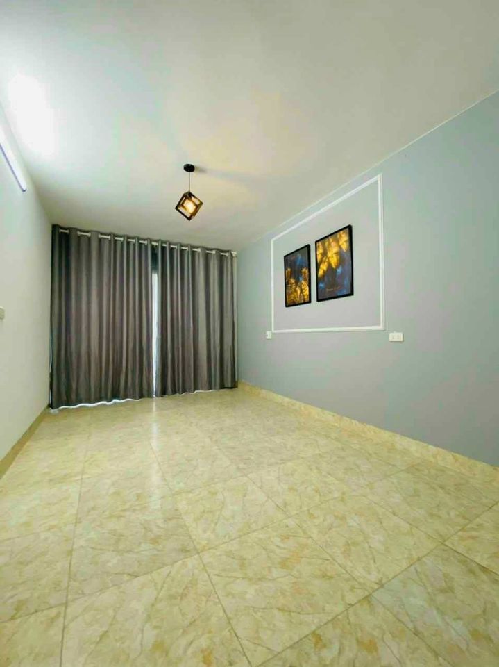 Nhà 2 tầng 60m2, 3 phòng ngủ, xe ô tô ra vào nhà. 1.2x tỷ. cách mặt phố Lê Viết Quang khoảng 30m