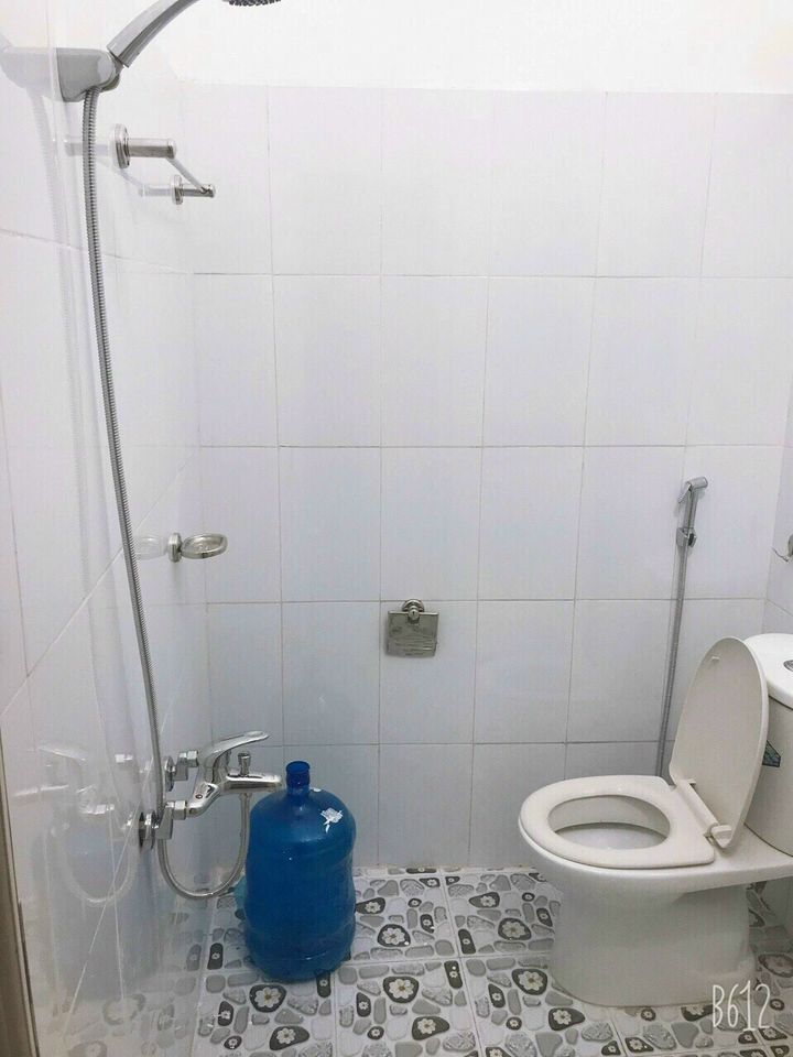 Cần tiền gấp bán nhanh nhà 2 tầng mặt phố Quang Trung thành phố Hải Dương Nhà đẹp gồm 4 pn