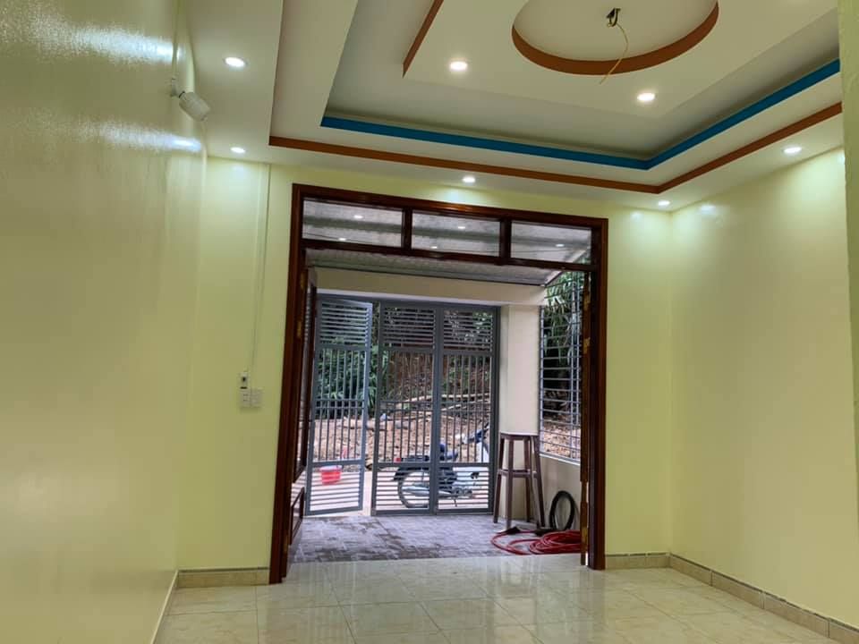 Bán nhà c4 mới hoàn thiện Bao gồm 1 phòng khách, 2 pn, 1 bếp và 1 wc ngõ 22, Lê Hoàn, Nguyễn Trãi