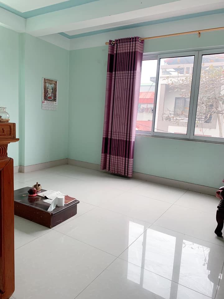 Bán Nhà 3 tầng Hướng Đông Nam đường Mường Than - gần ngã 6 - có thể vừa ở vừa kinh doanh.