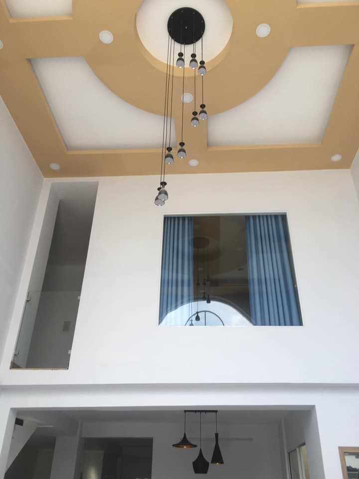 Cho thuê biệt thự hem xe hơi Lý Phục Man Trệt lầu Phòng khách, 3pn ,3wc Full nội thất , Gara oto