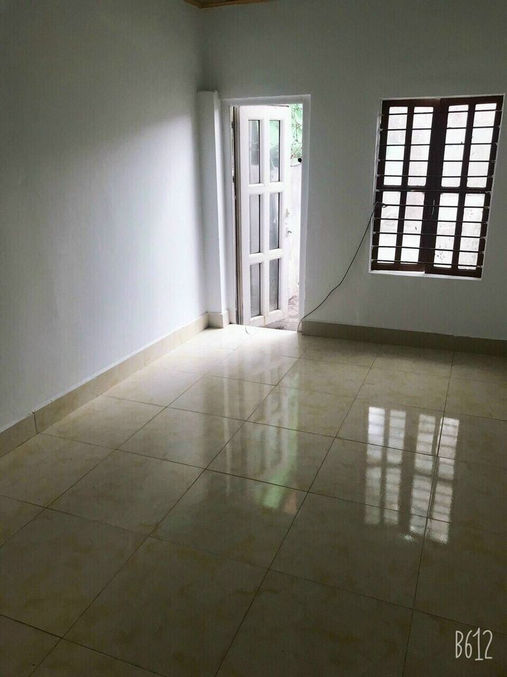 Cần tiền gấp bán nhanh nhà 2 tầng mặt phố Quang Trung thành phố Hải Dương Nhà đẹp gồm 4 pn