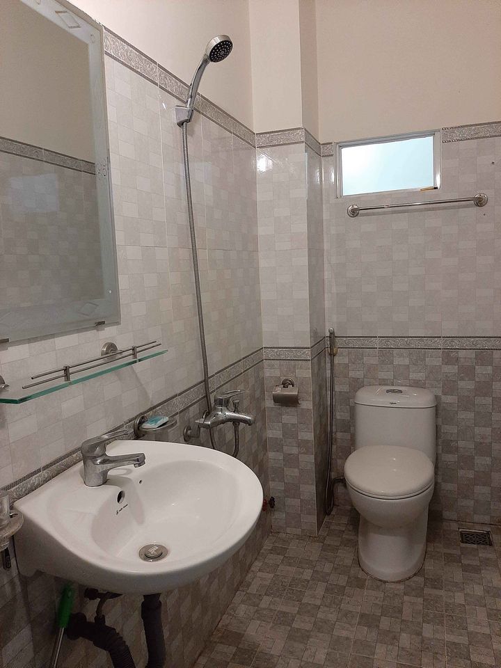 Cho thuê nhà đường hoàng diêu 4 tầng 4pn, 4wc 1pk,1p bếp, 1p phơi đồ, 1 sân thượng rộng rãi