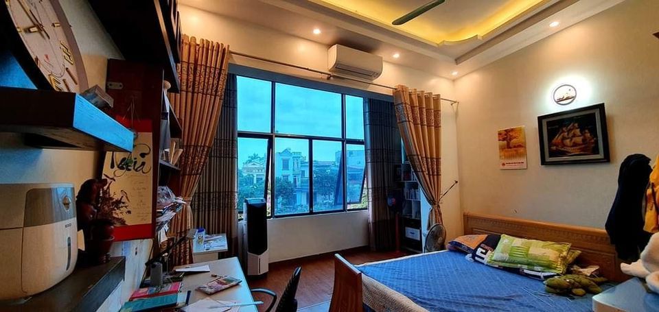 Bán căn nhà đường ĐINH THỊ VÂN, TP Nam Định ( cách chợ Hạ Long 100m)